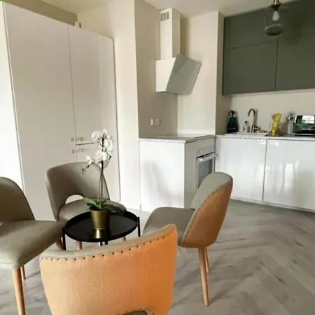 Beautiful Design Next To The Sea Apartment *